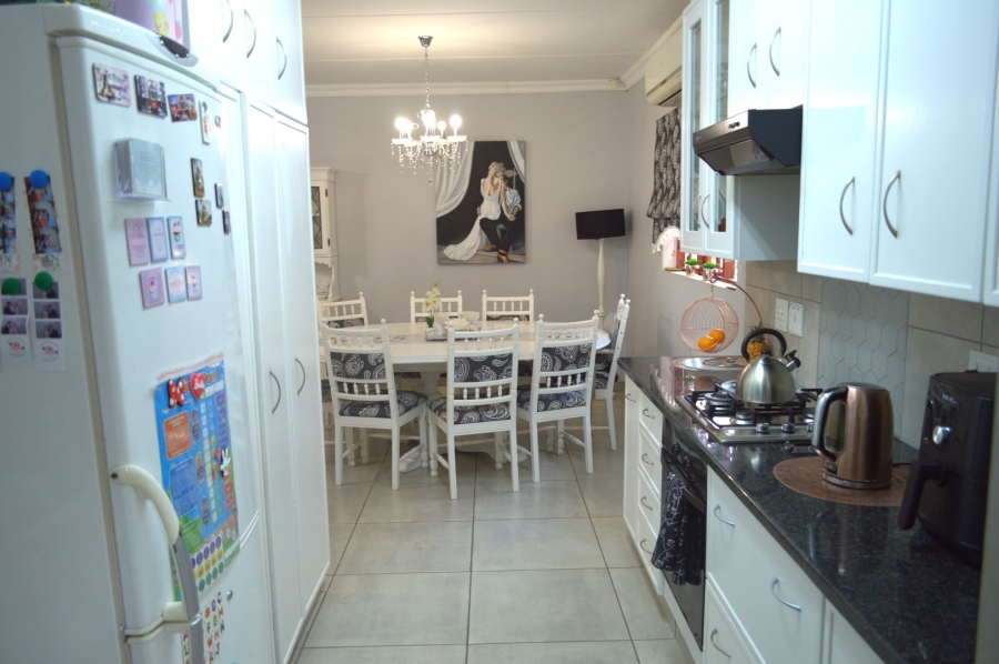 3 Bedroom Property for Sale in Flamwood North West